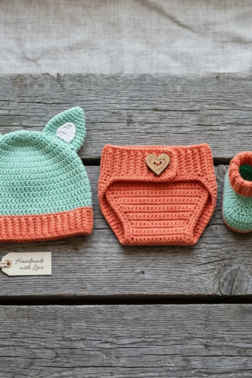 Mint Fox Baby Set Free Crochet Pattern