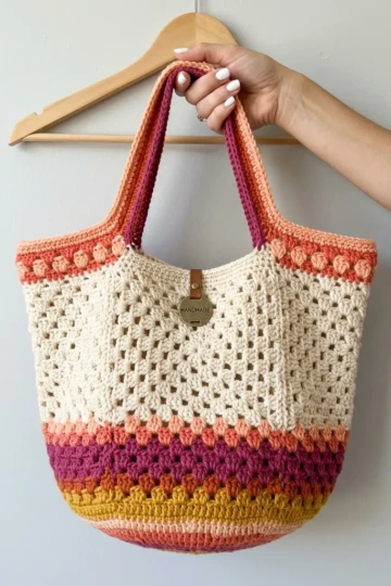 Sunset Ombre Granny Tote Free Crochet Pattern